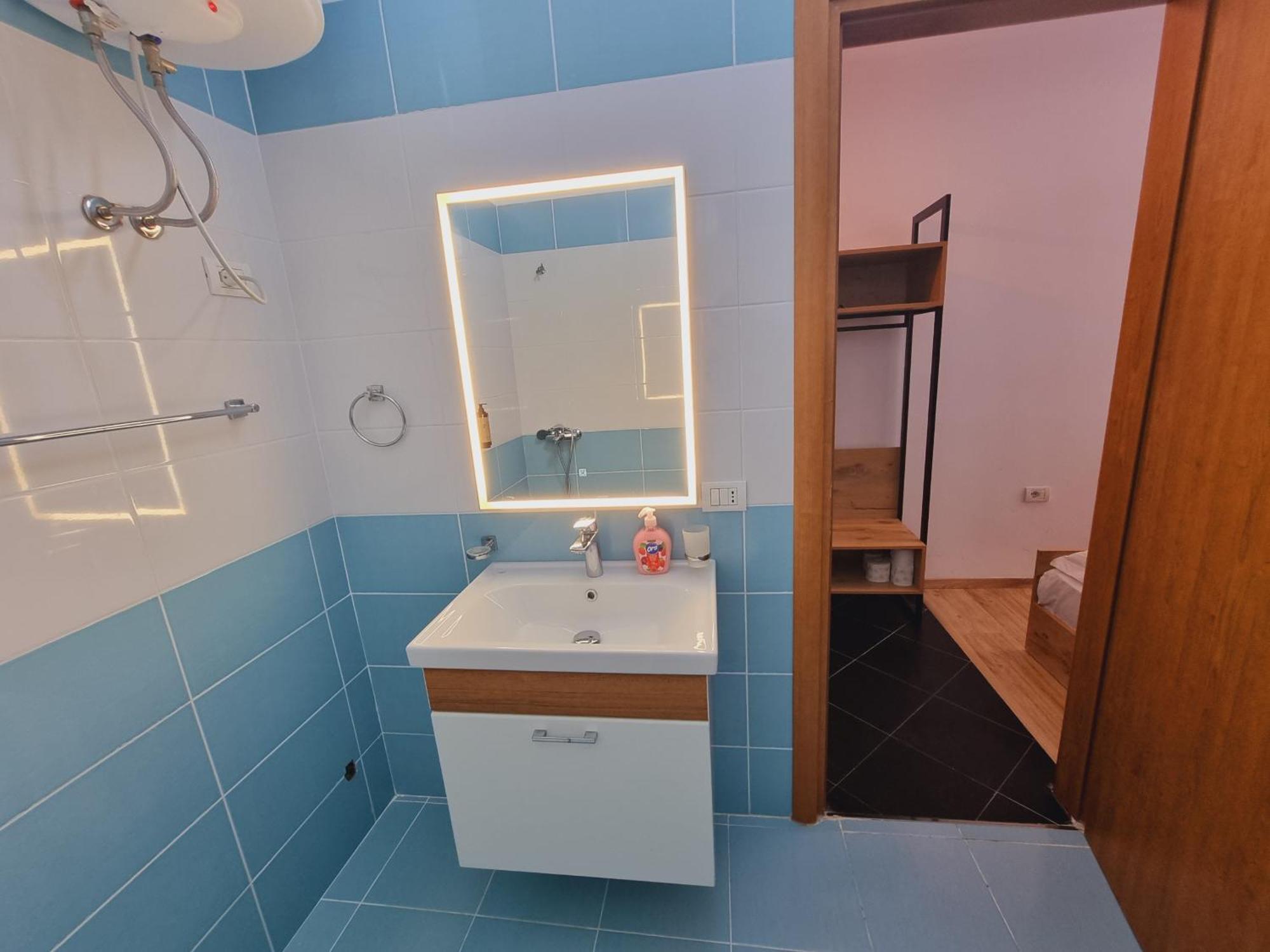 Teo's Deluxe Apartment