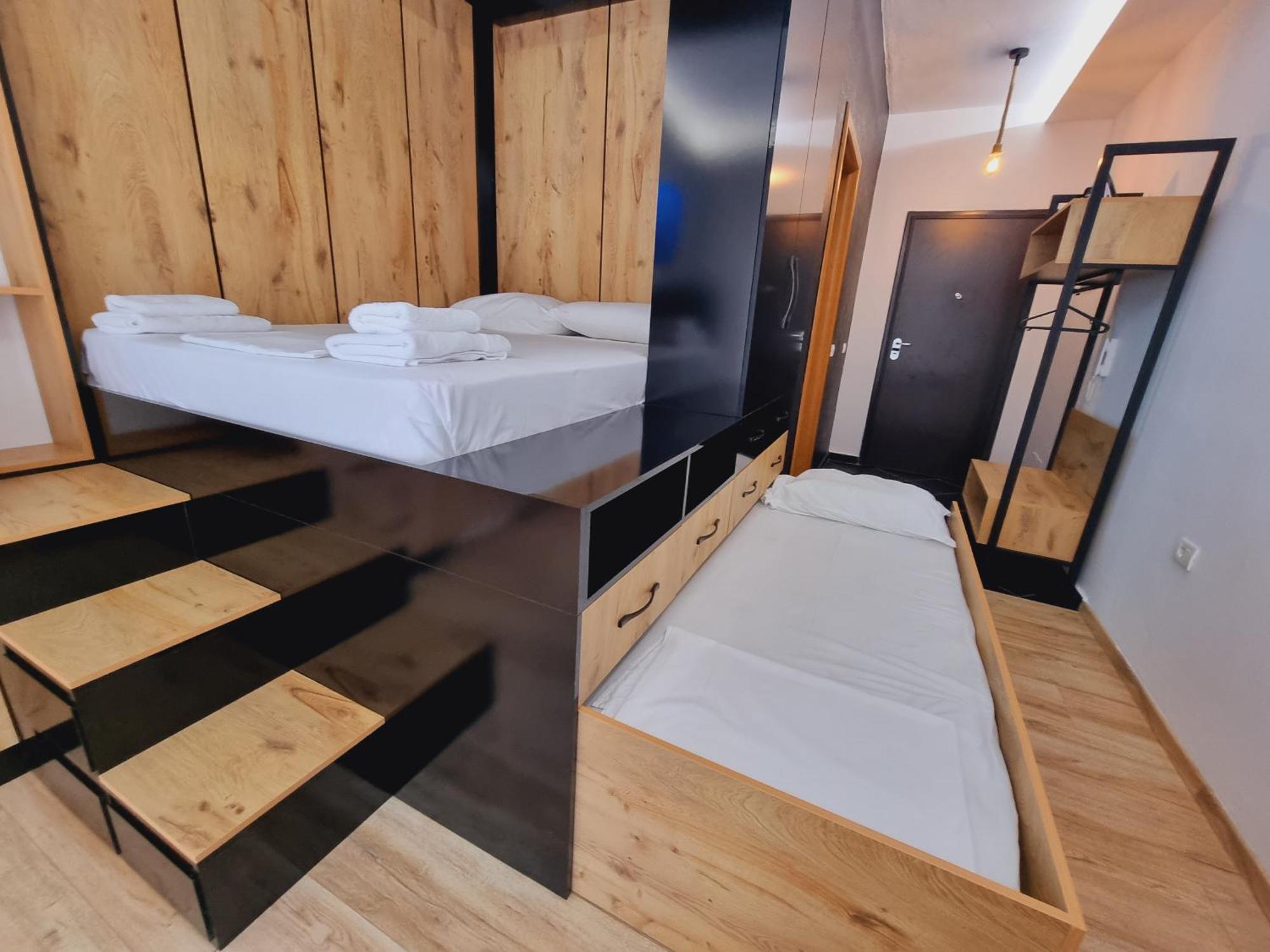 Teo's Deluxe Apartment *