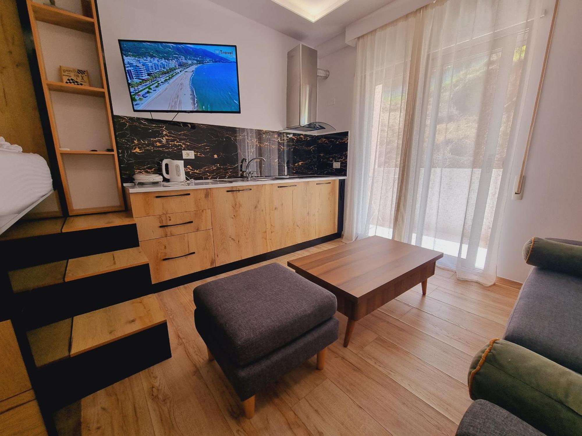 Teo's Deluxe Apartment